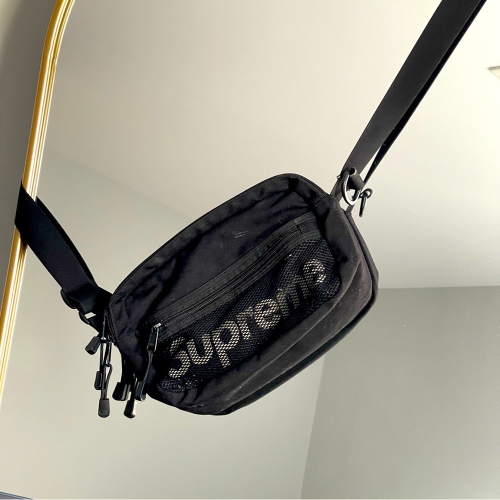 SUPREME Crossbody Bag